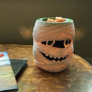 Scentsy Under Wraps Mummy Warmer- New in Box- $40